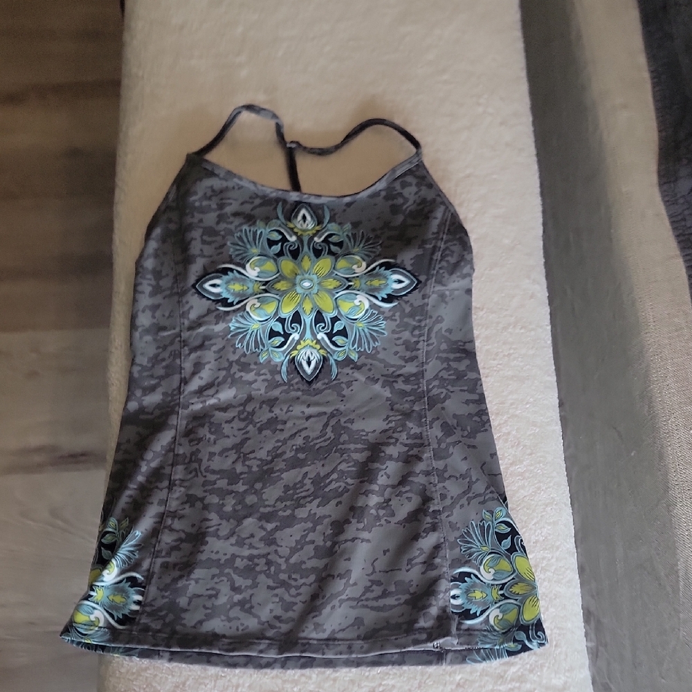 Athleta Gray and Green Fitted Graphic Camisole